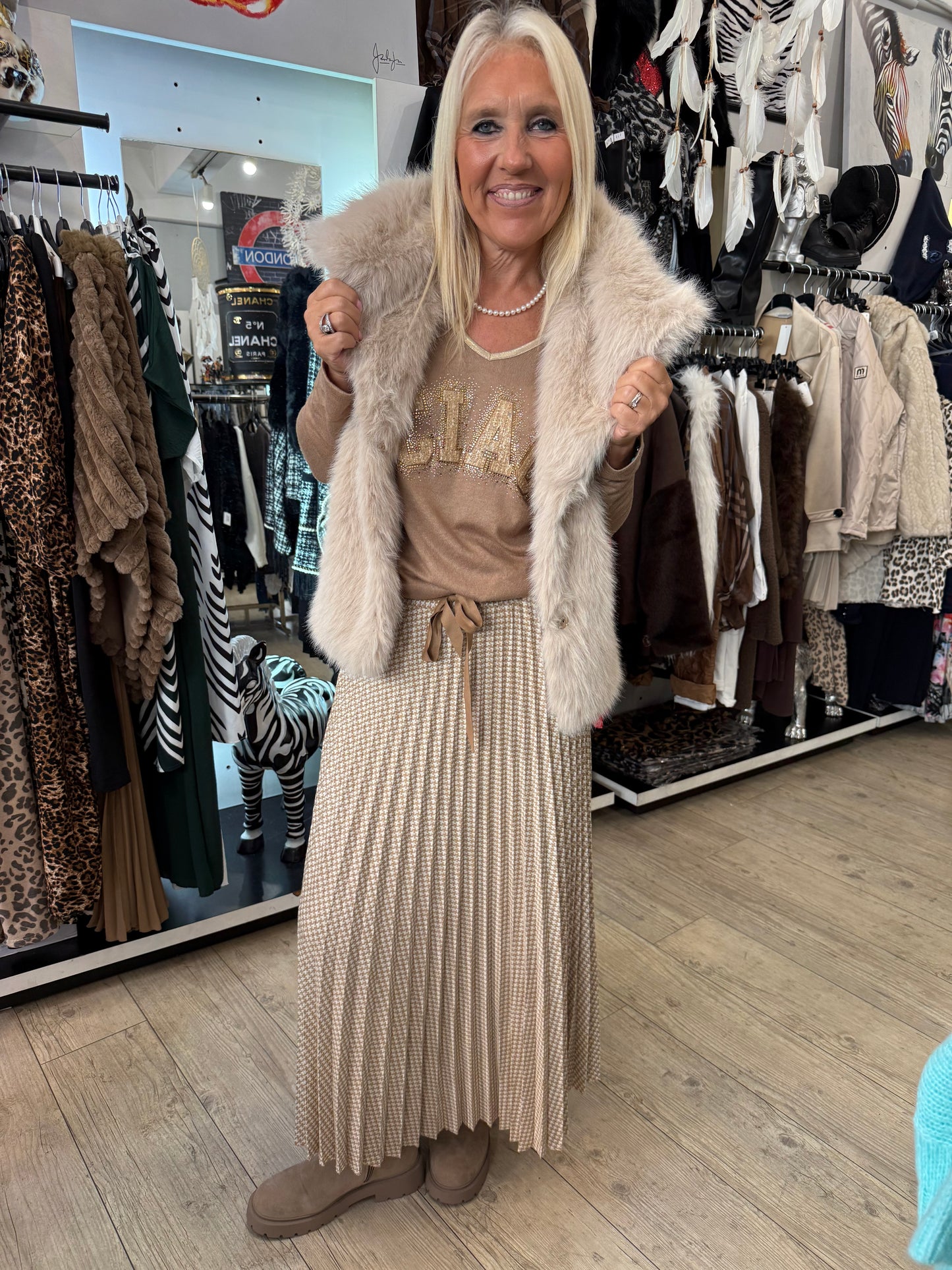 Jupe beige plissée