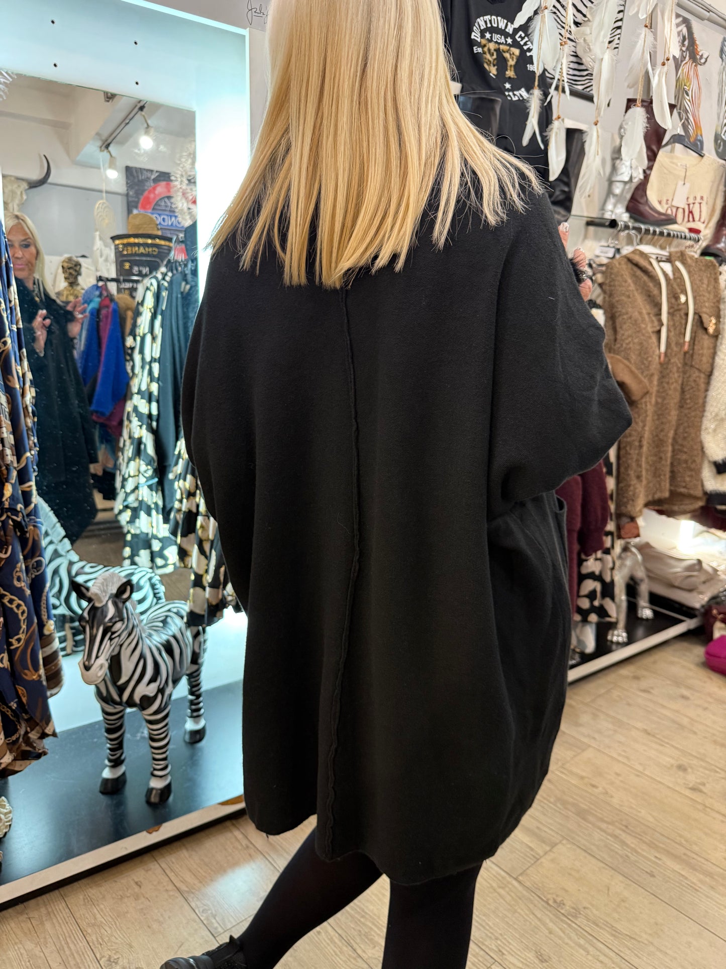 Veste pompon noire réassort arrivé