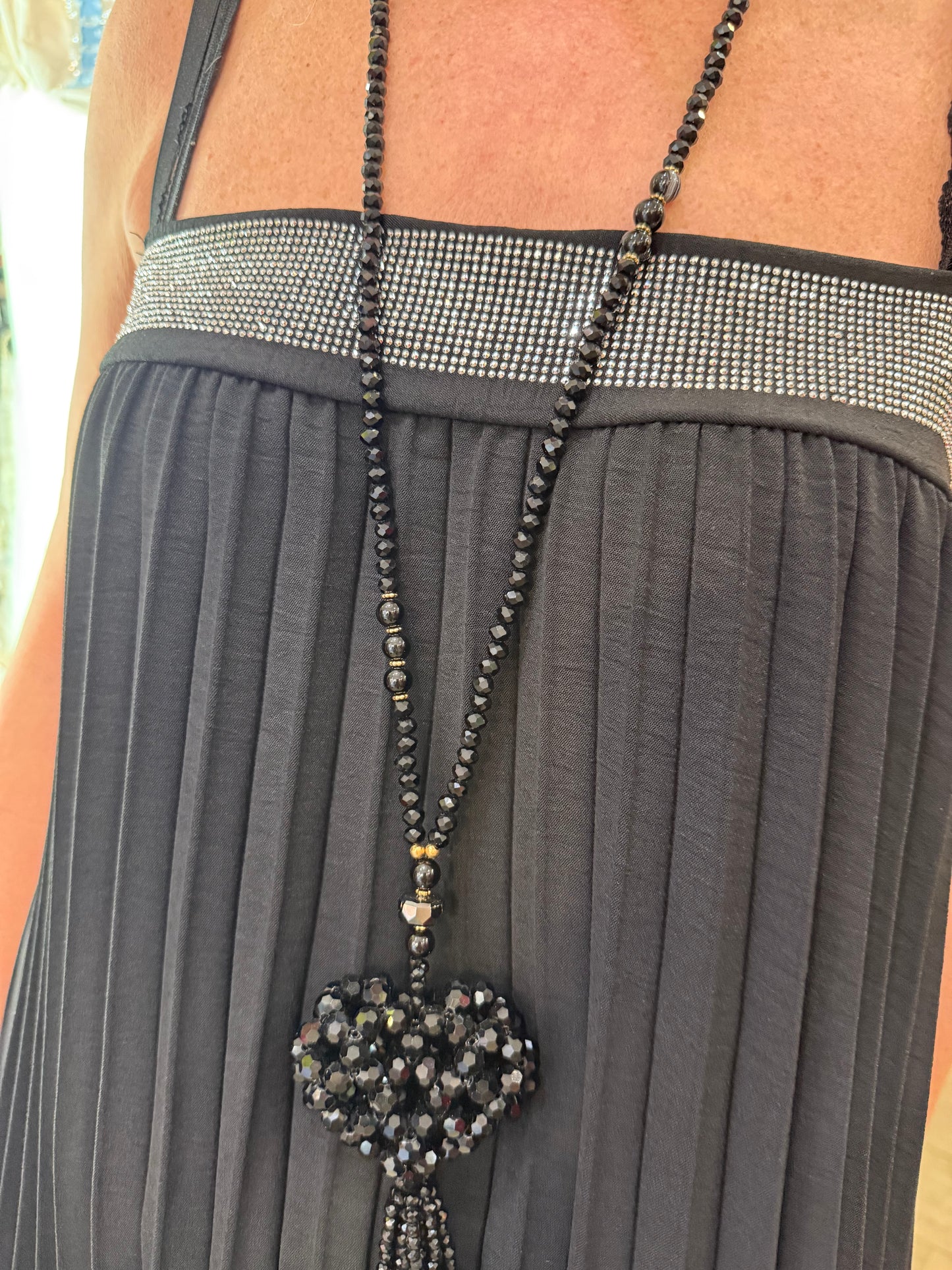 Robe plissée strass noire