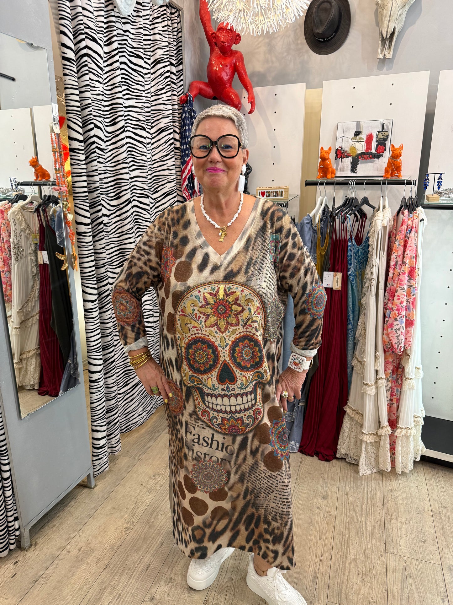 Robe skull