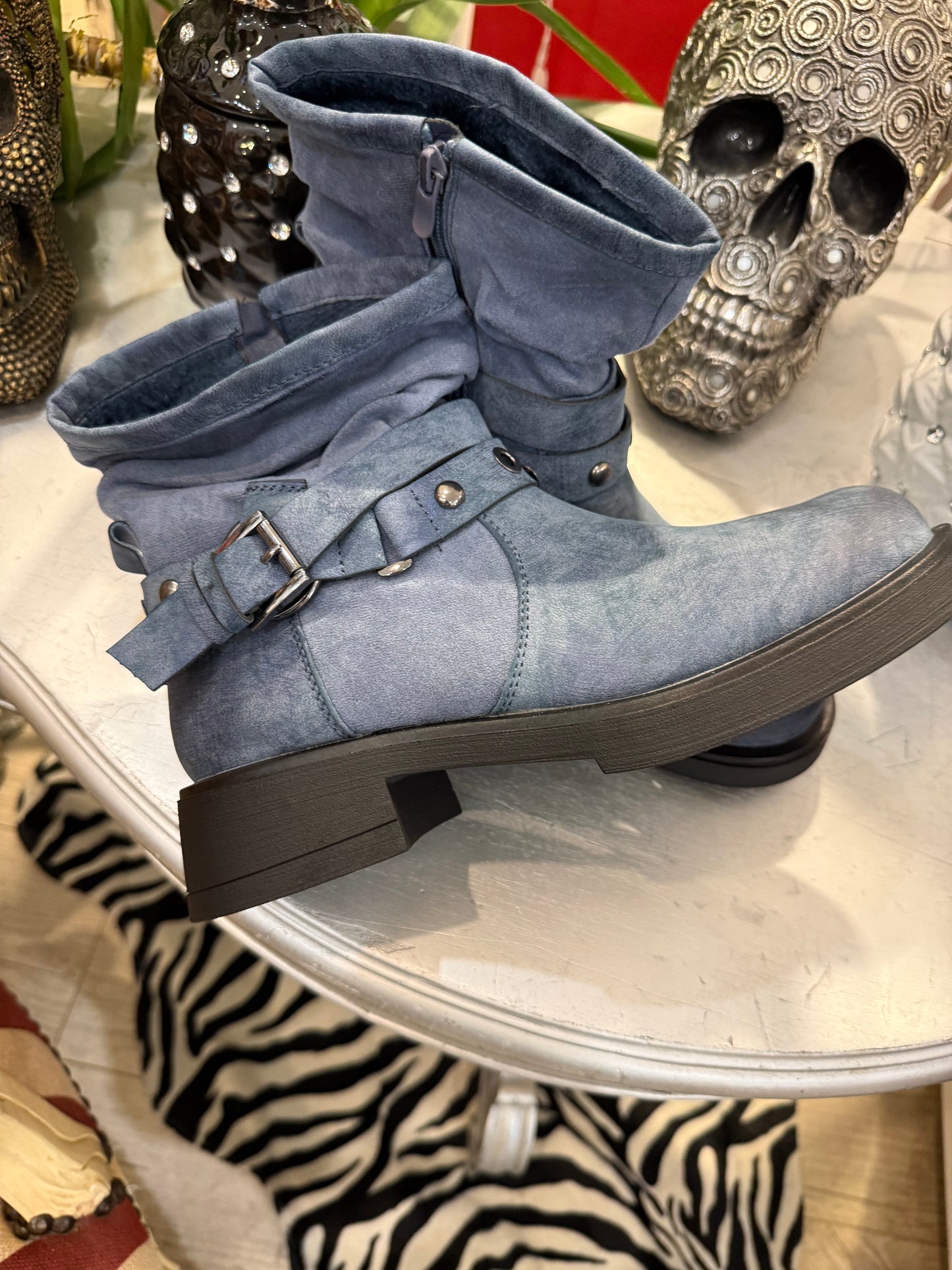 Boots blue