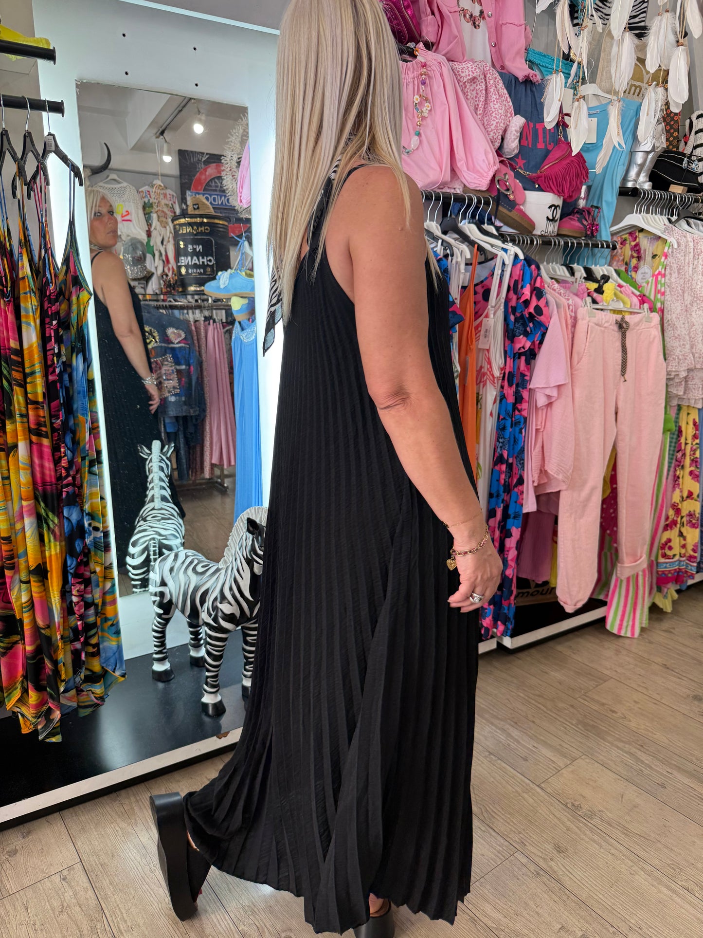 Robe plissée noire