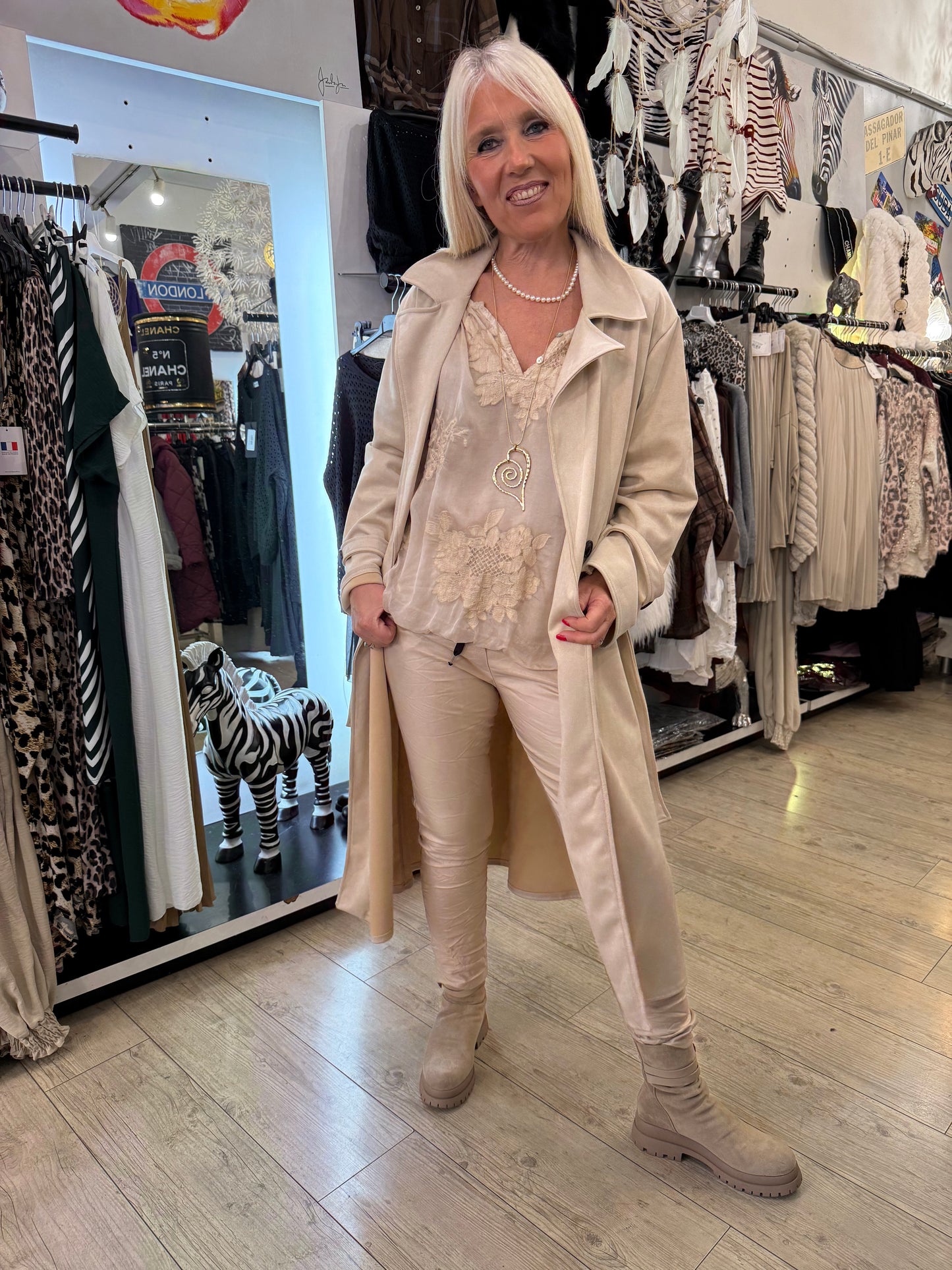 Pantalon simili beige