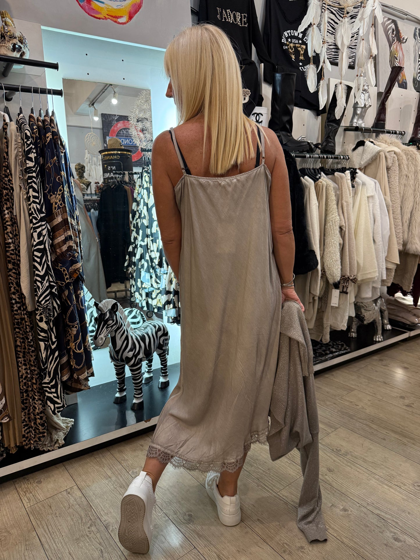 Robe longue dentelle