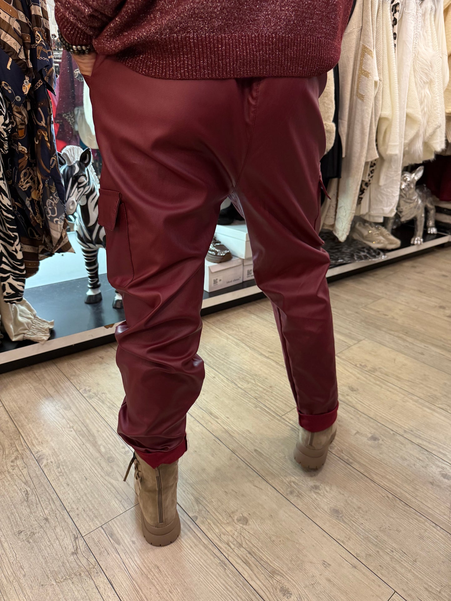 Pantalon simili cargo gde taille bordeaux