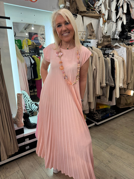Robe plissée longue rose poudré réassort bientôt