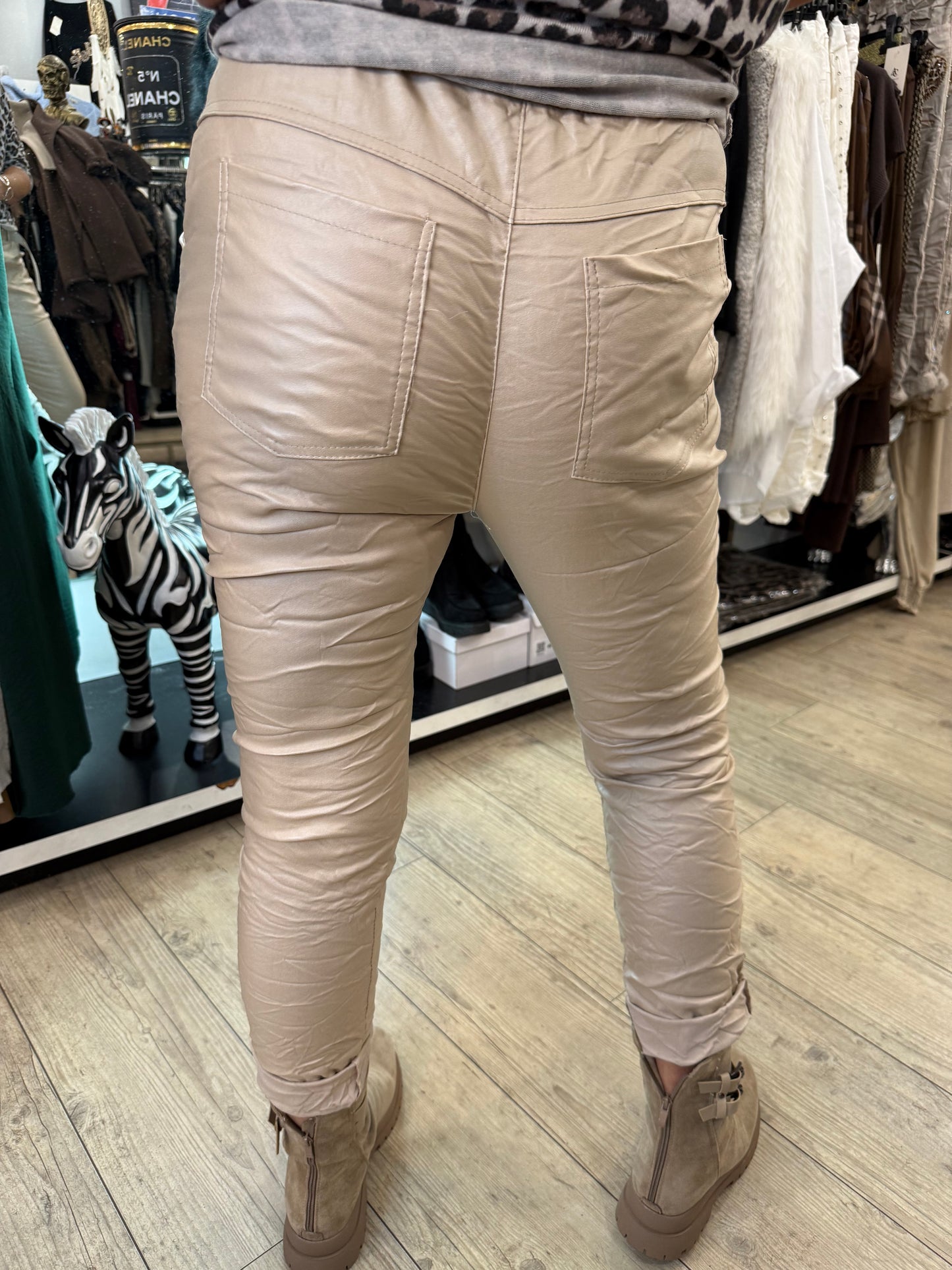 Pantalon simili beige