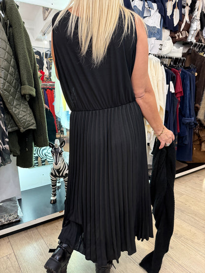 Robe plissée noire