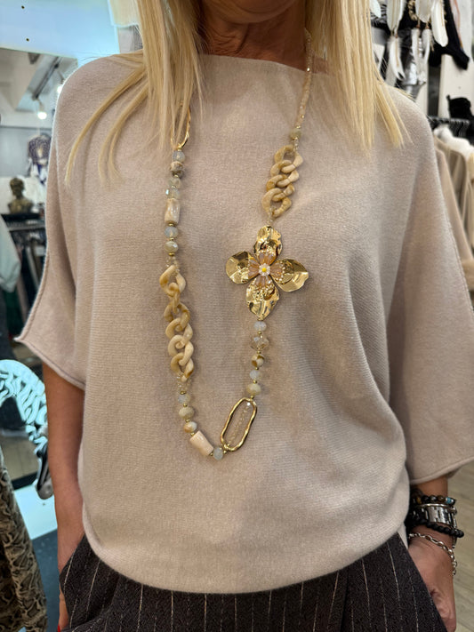 Sautoir fleur beige