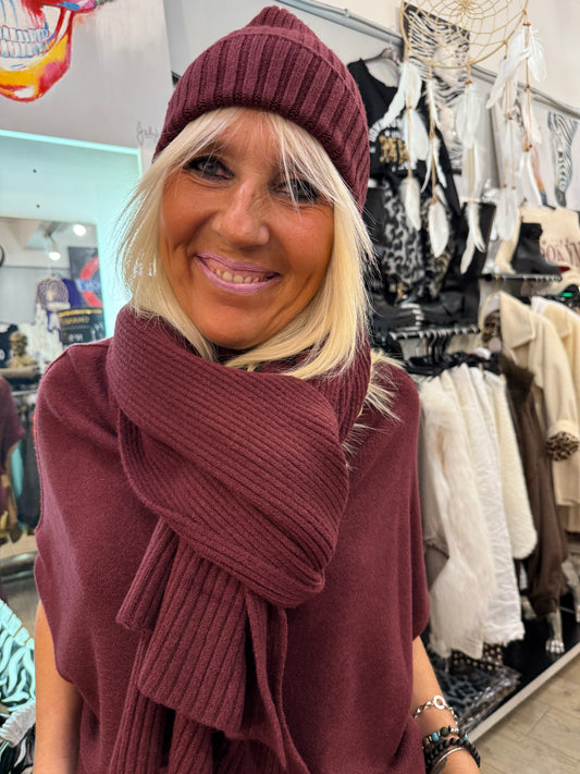 Bonnet bordeaux +écharpe