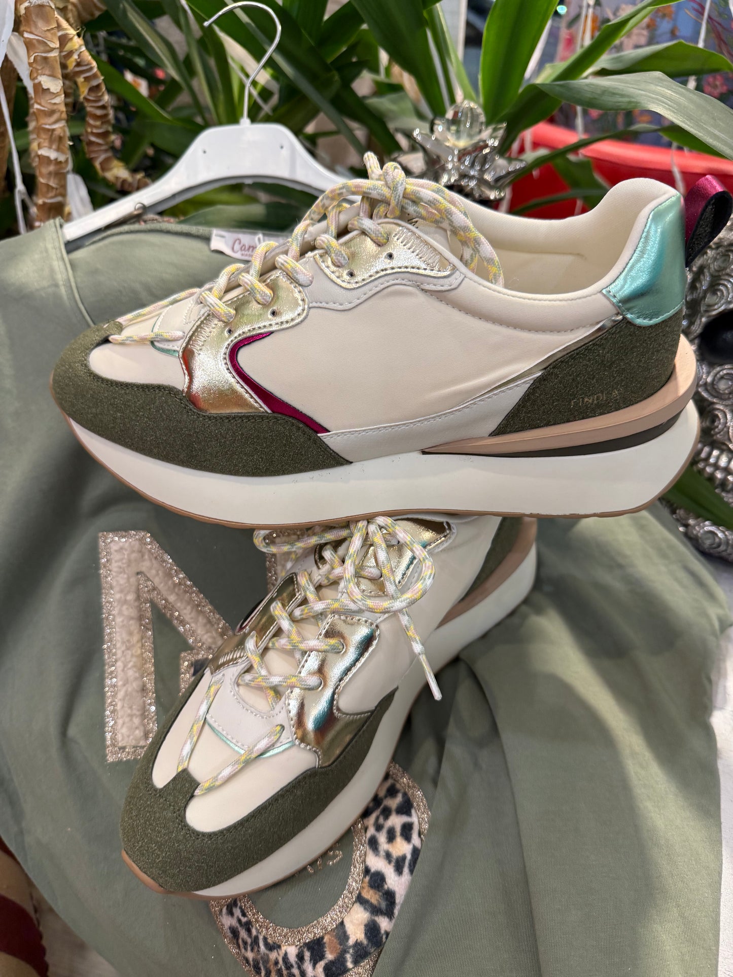 Baskets kaki