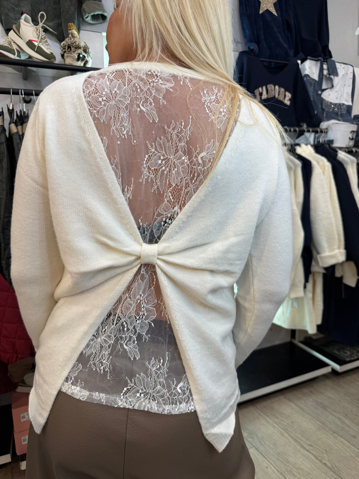 Pull dentelle dos
