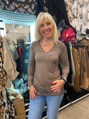 Top dentelle camel