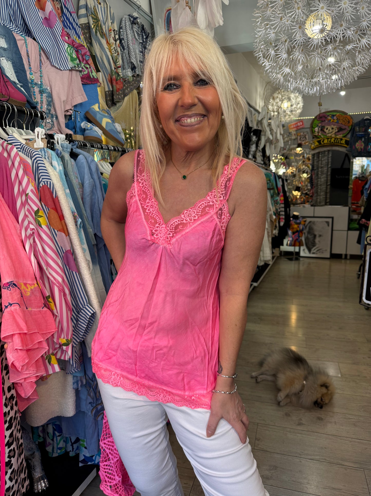 Top dentelle rose fluo