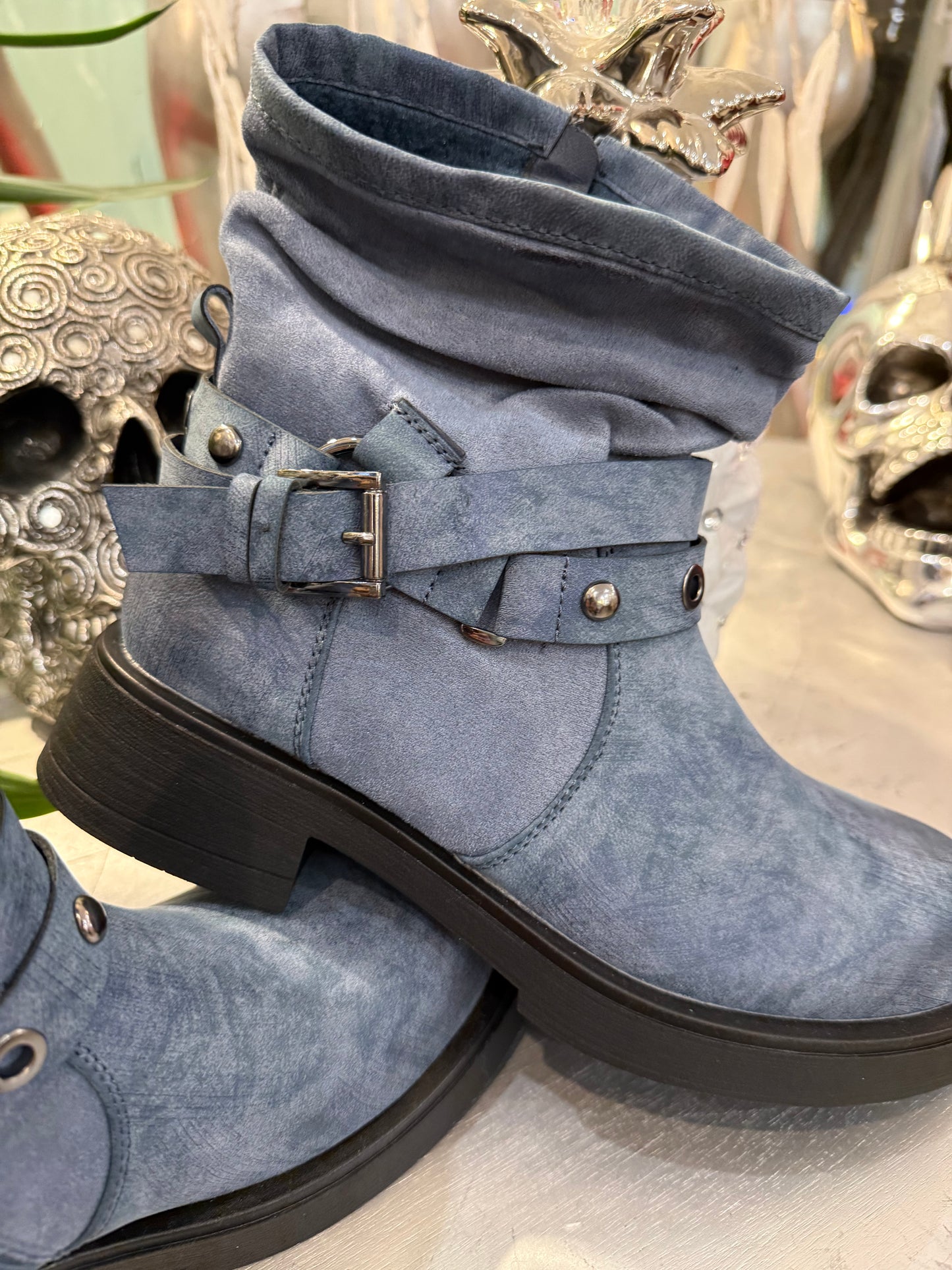 Boots blue