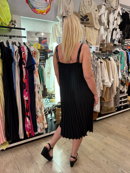 Robe plissée strass noire