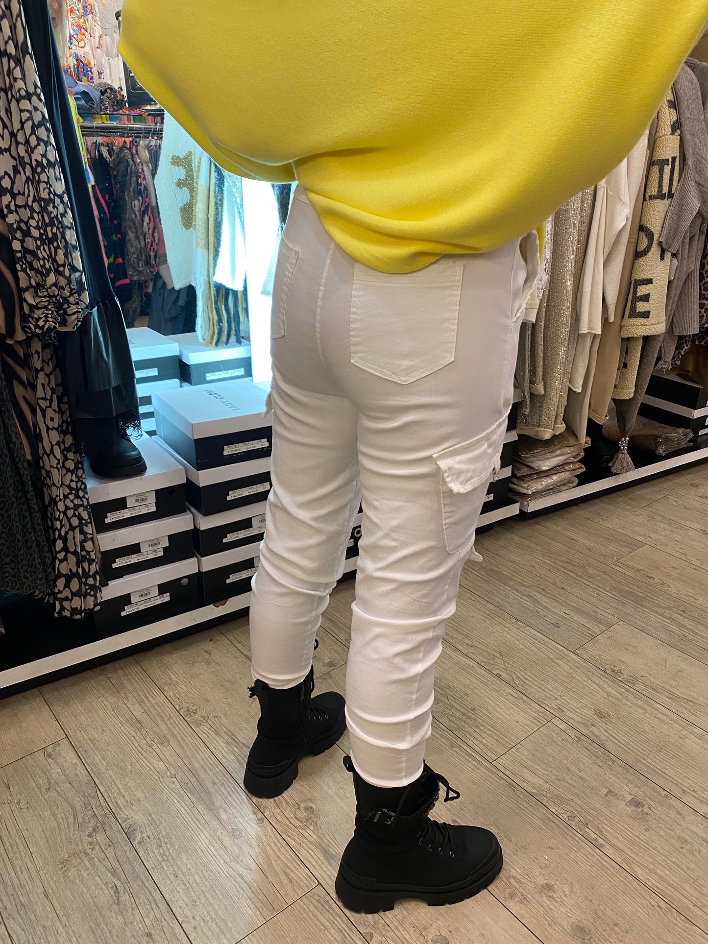 Pantalon magique blanc multi poches