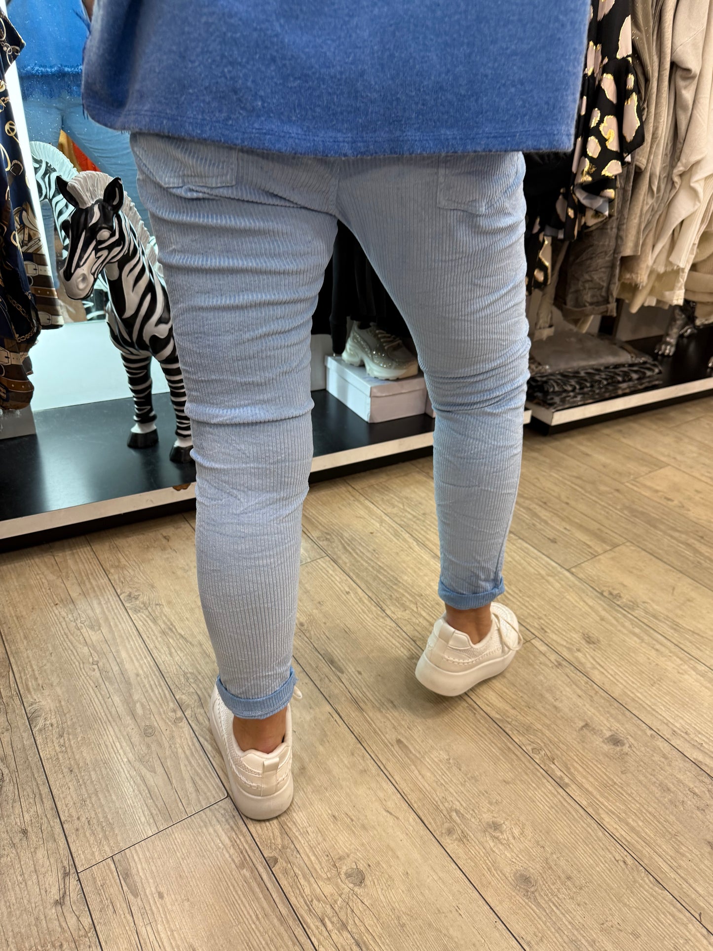 Pantalon magique velours ciel