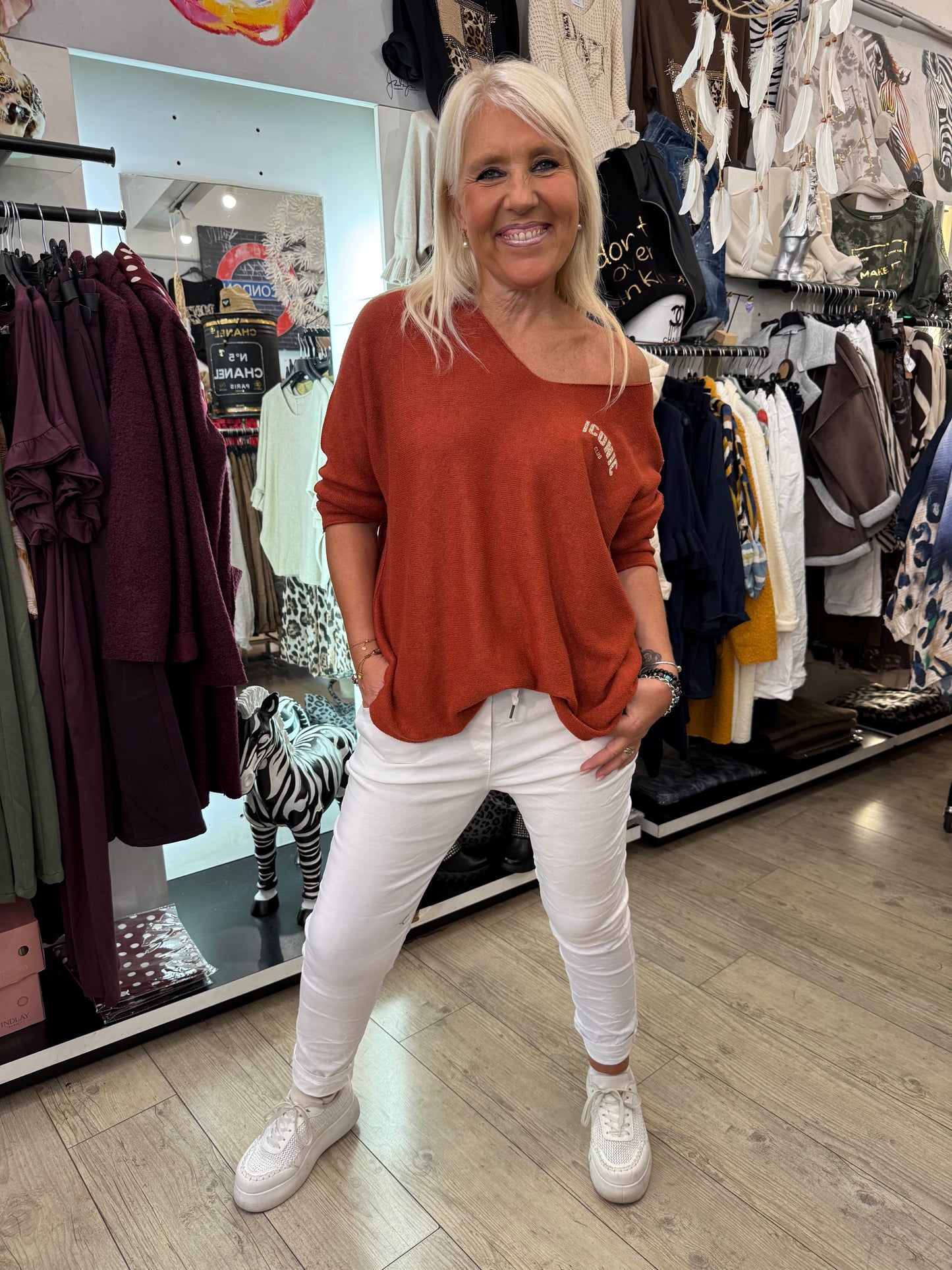 Pull iconic terracota