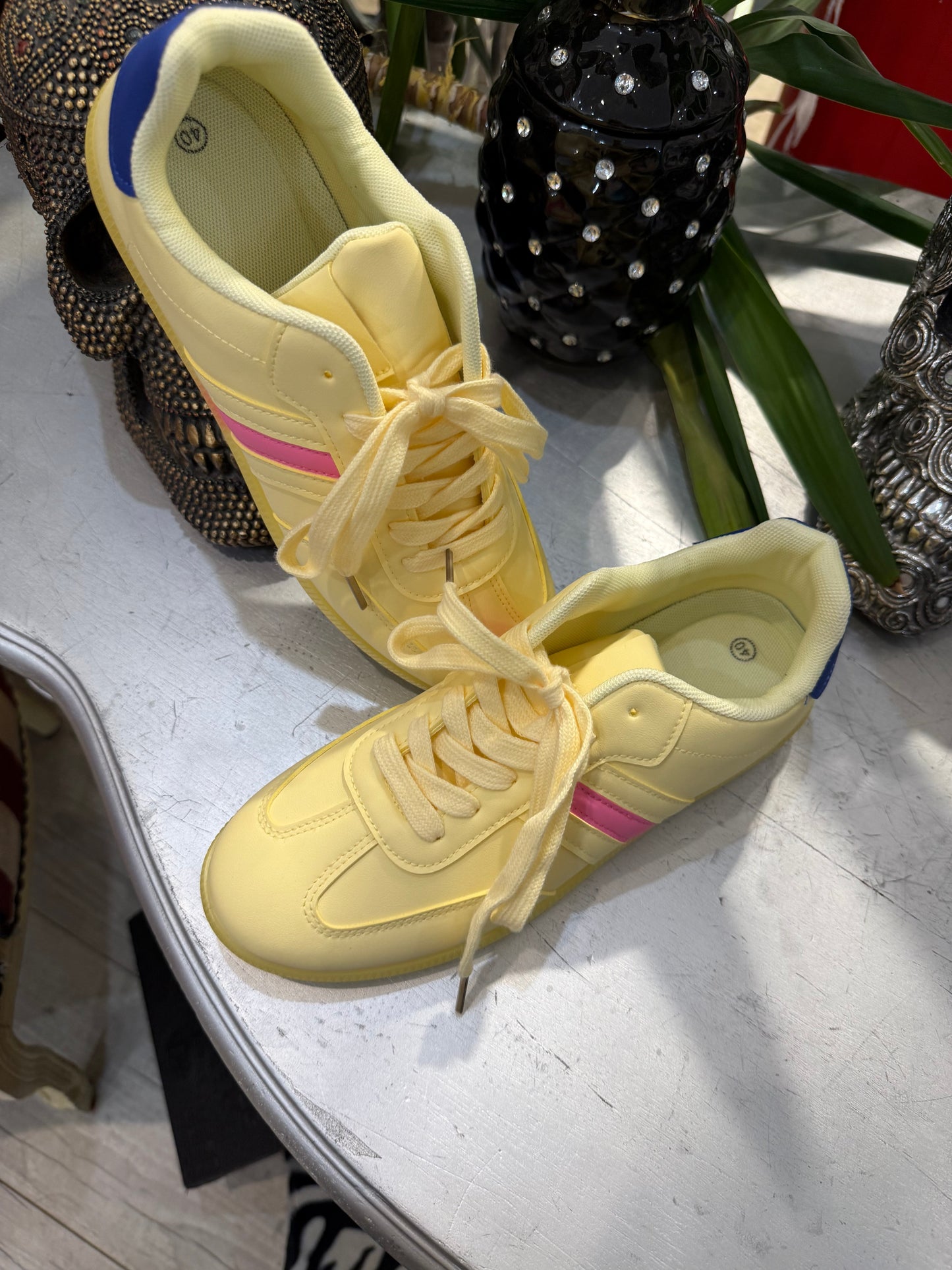 Baskets jaune
