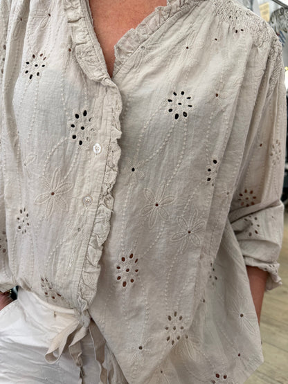 Chemise brodée beige