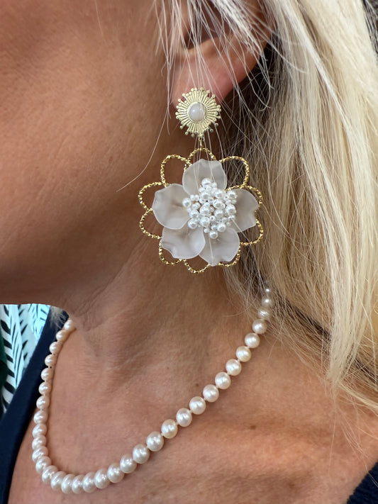 Boucles fleur blanche