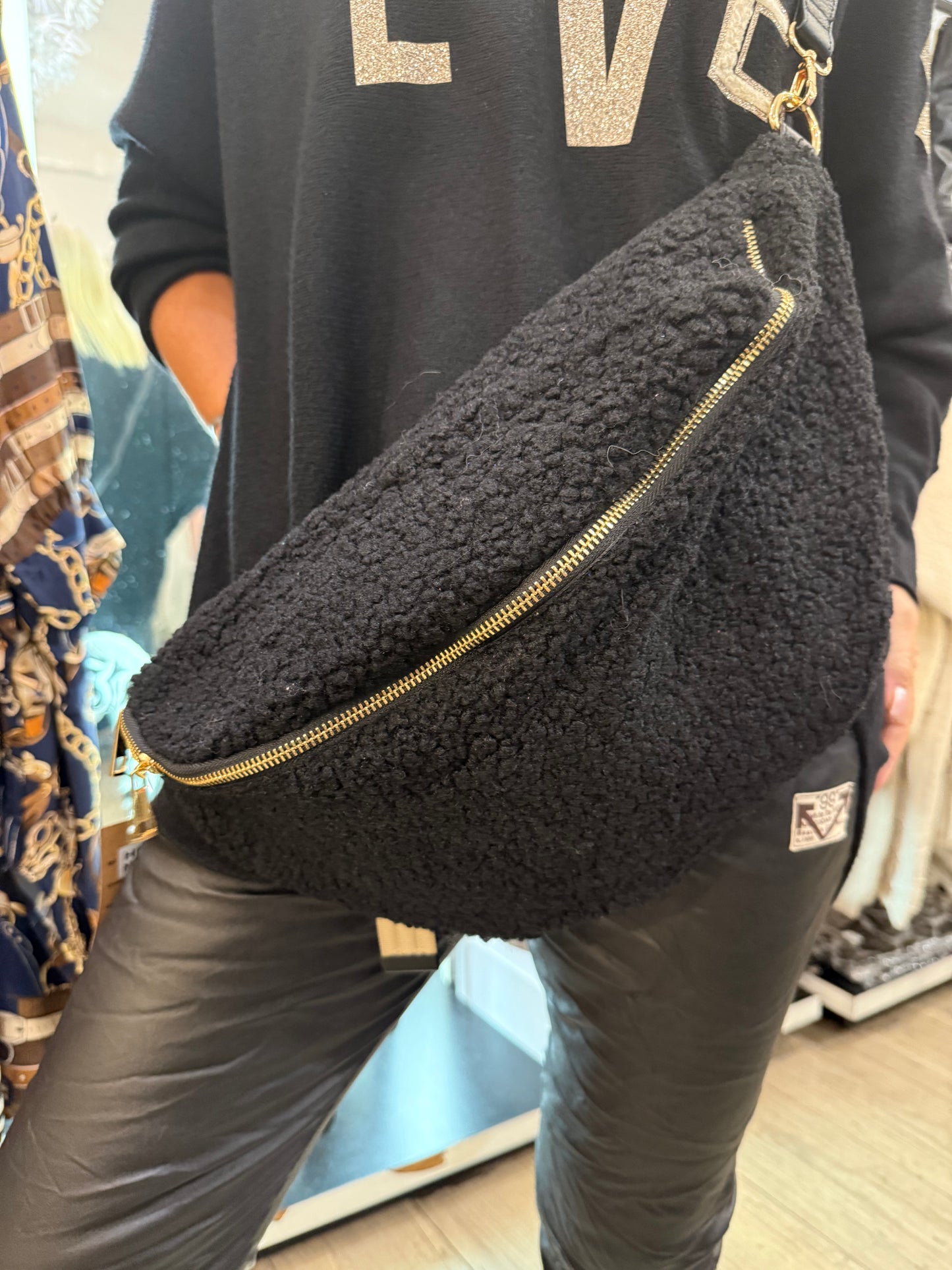 Sac banane moumoute noire