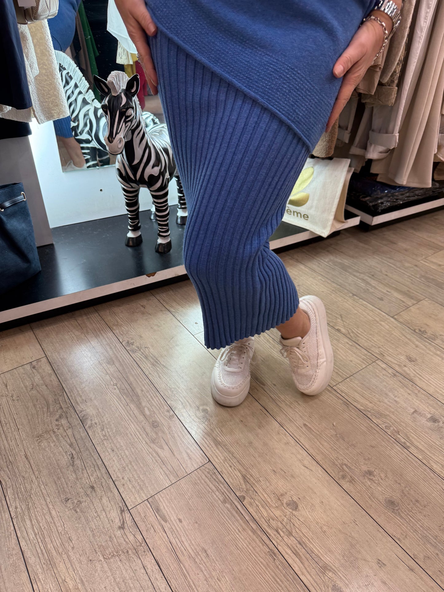 Jupe crayon bleu azur