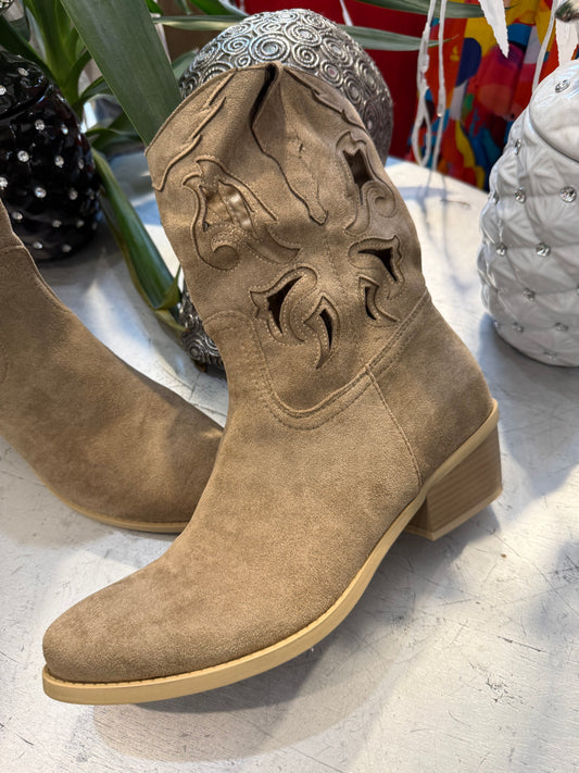 Boots camel