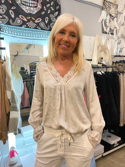 Top beige poignet dentelle petite taille