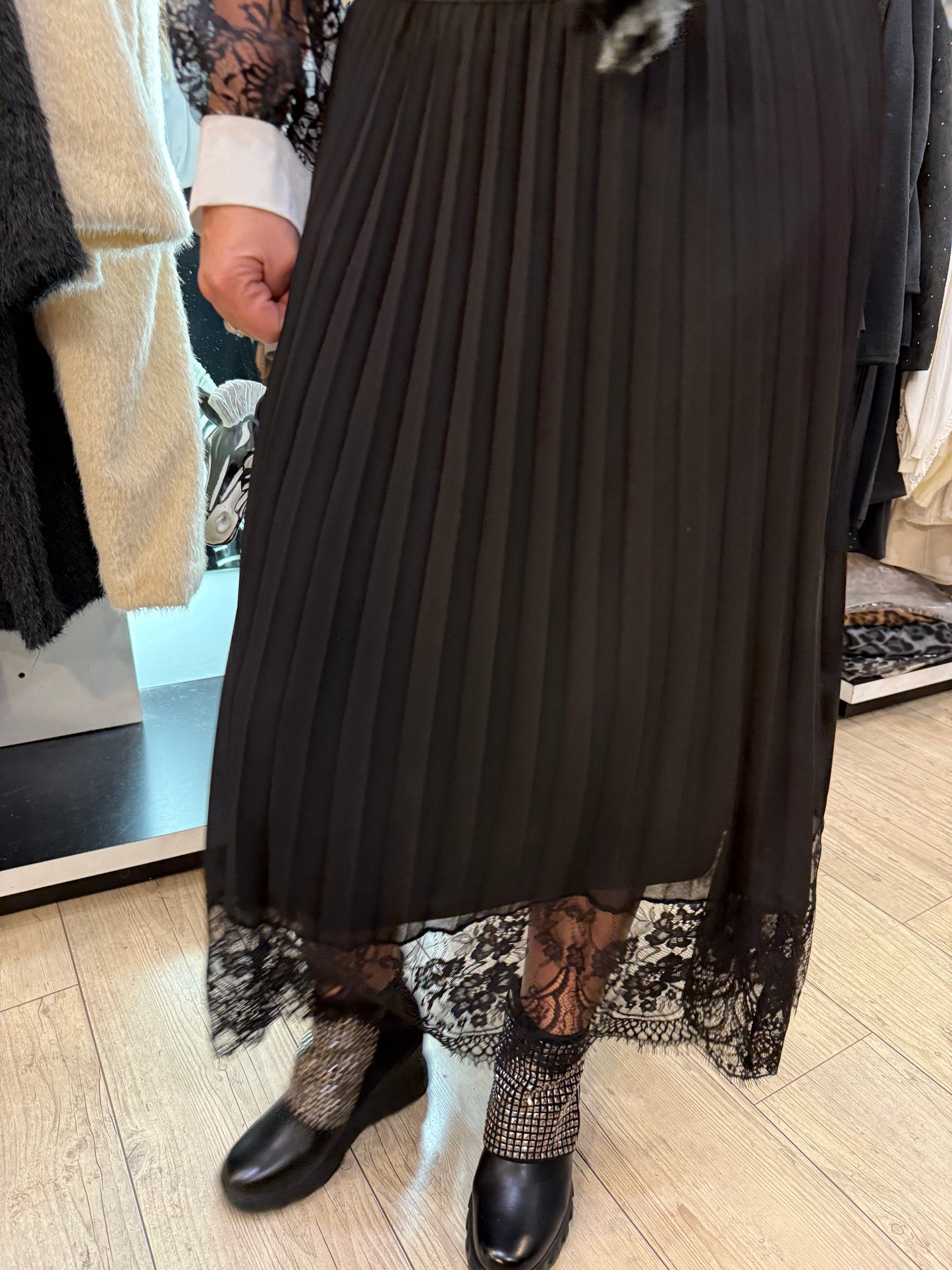 Jupe noire dentelle Lucie