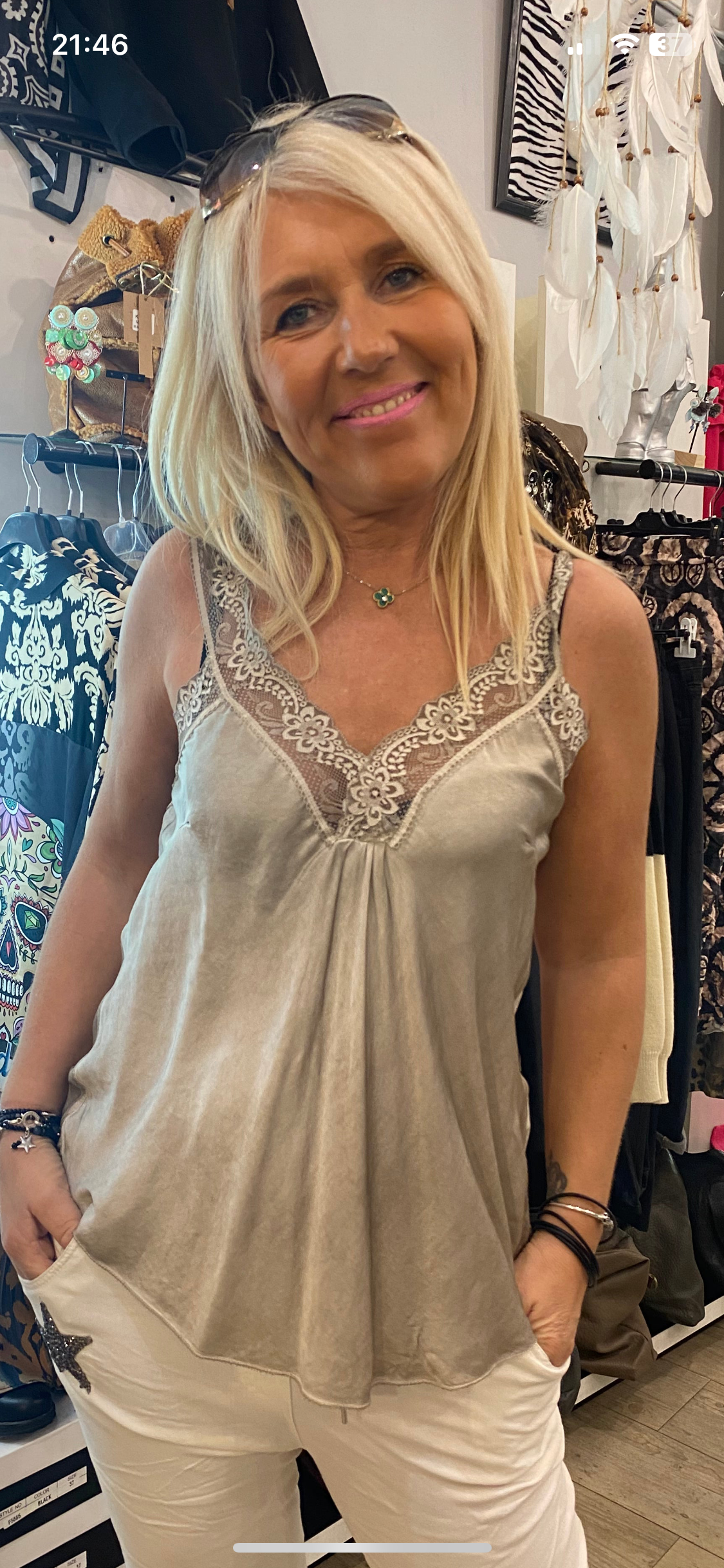 Top dentelle taupe