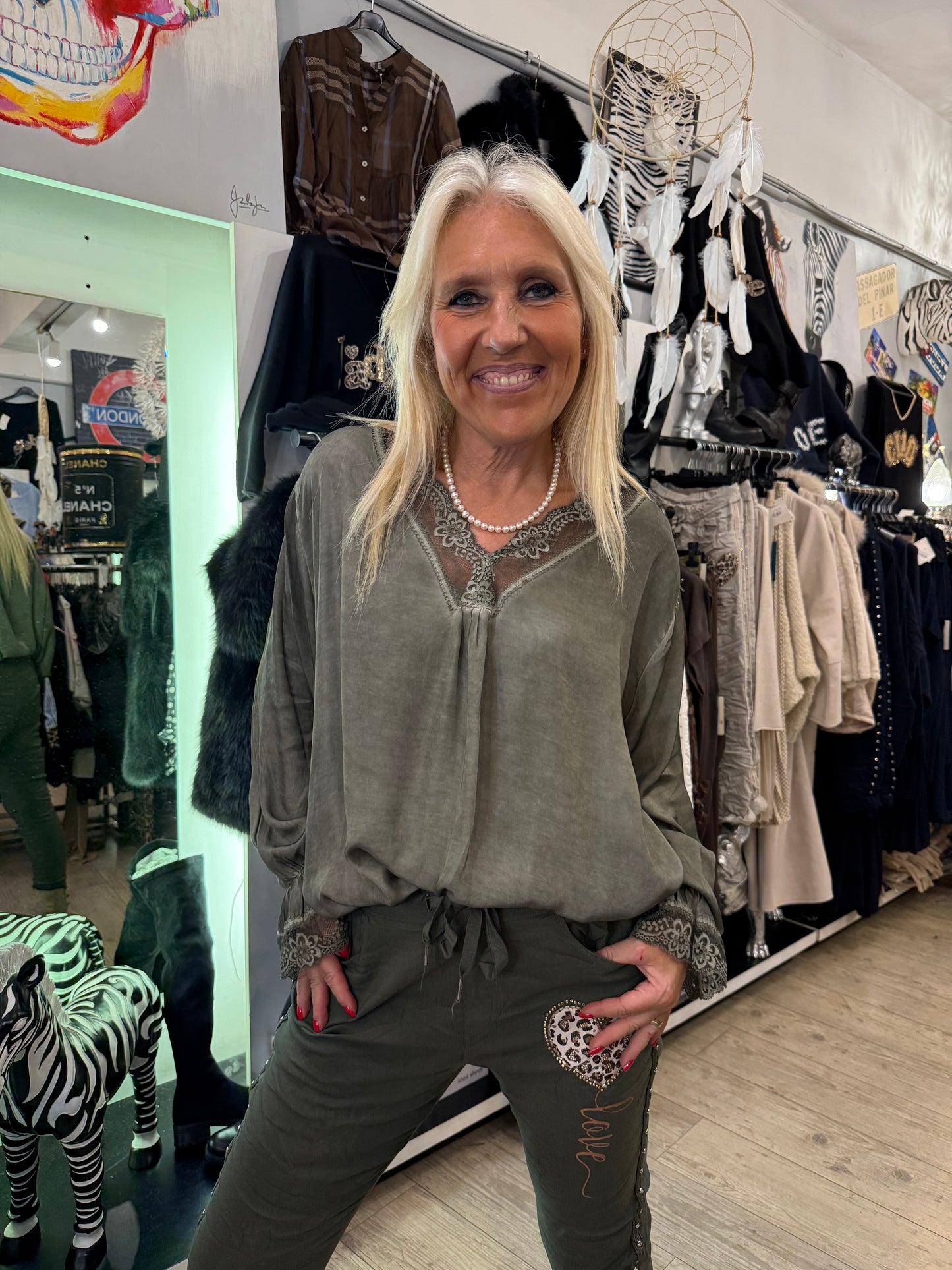 Top dentelle gde taille kaki poignet dentelle