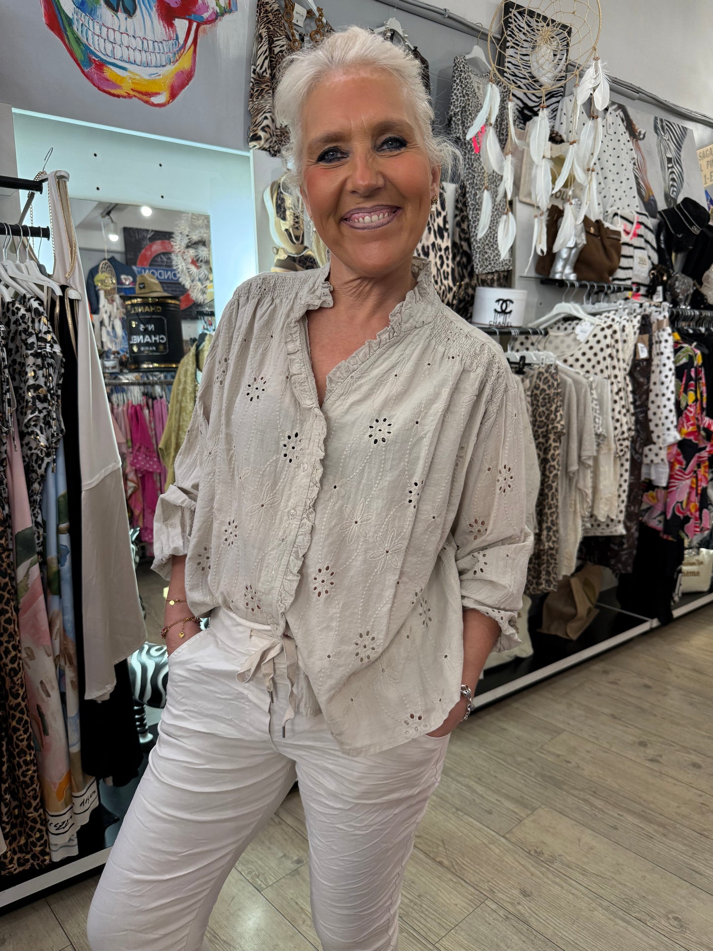 Chemise brodée beige