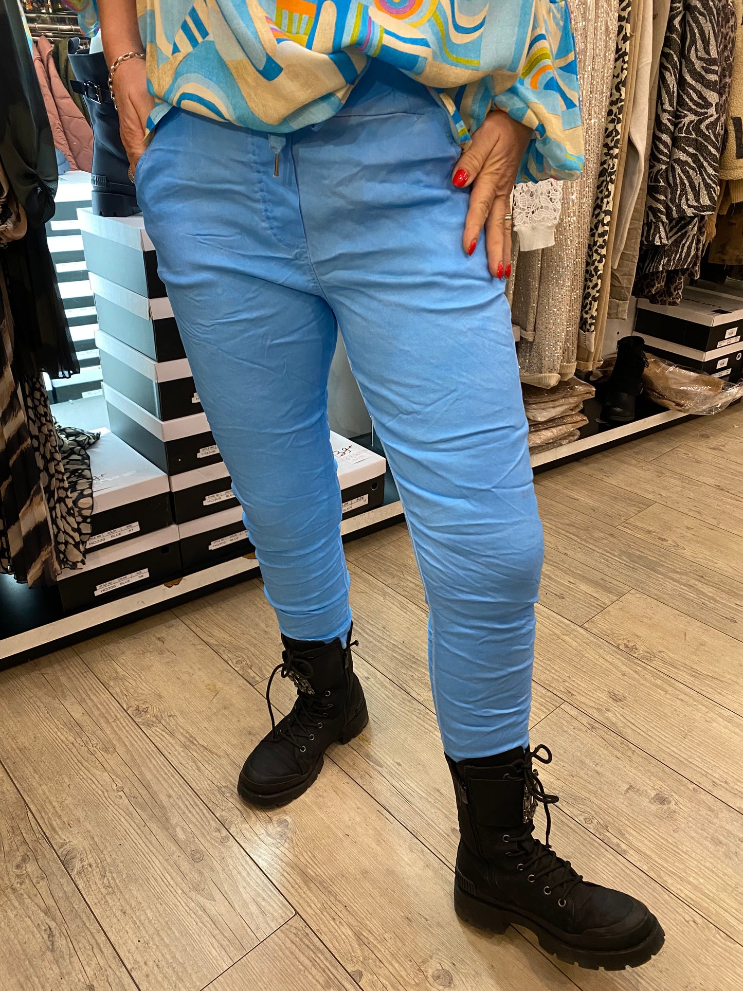 Pantalon magique bleu fluo