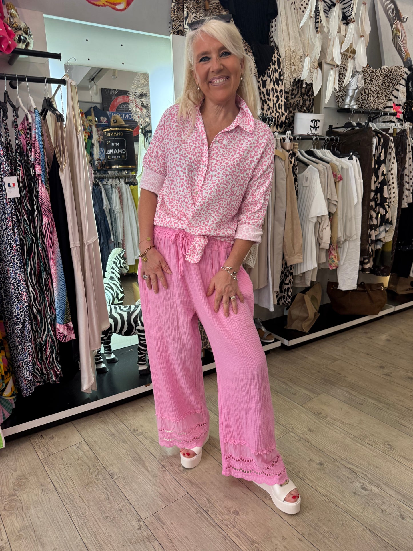 Pantalon rose dentelle