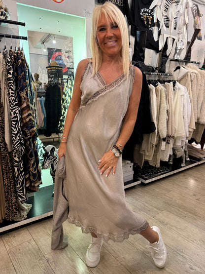 Robe longue dentelle