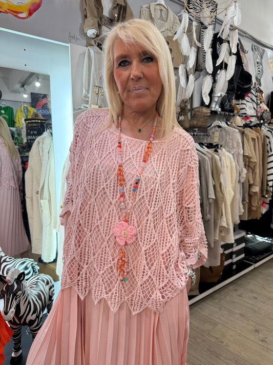 Pull macramé rose