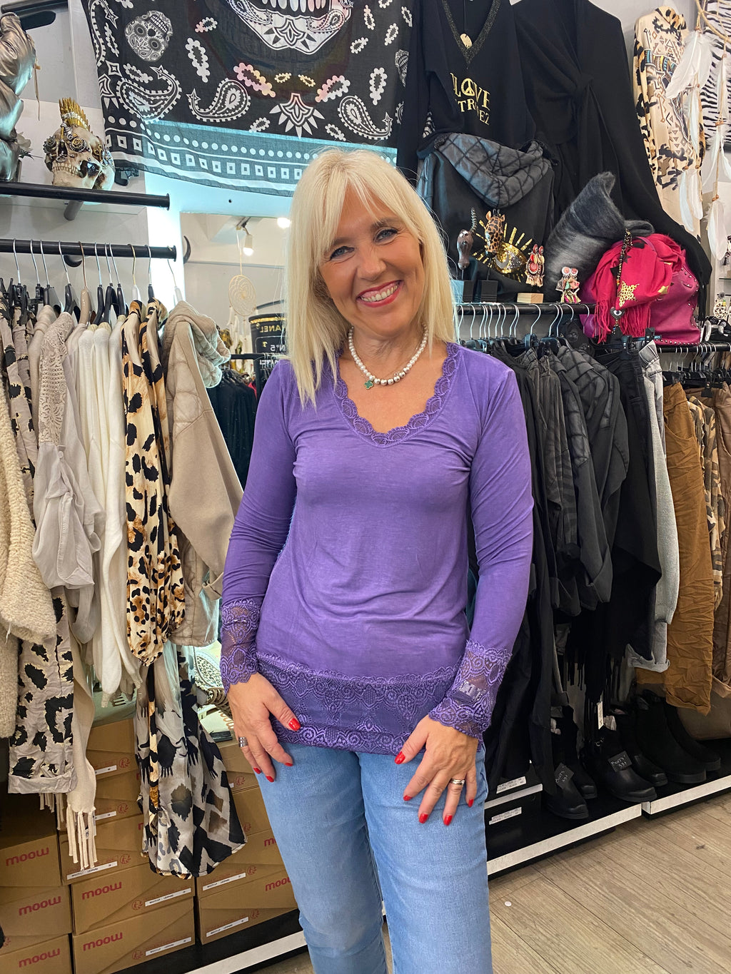Top dentelle violet