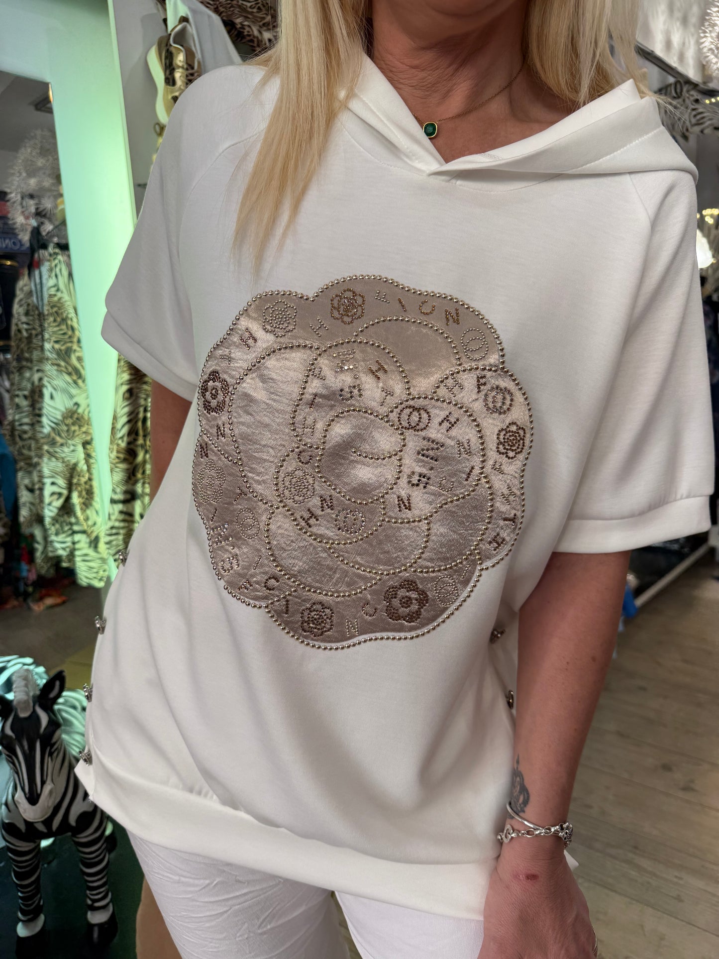 T shirt n 5 capuche