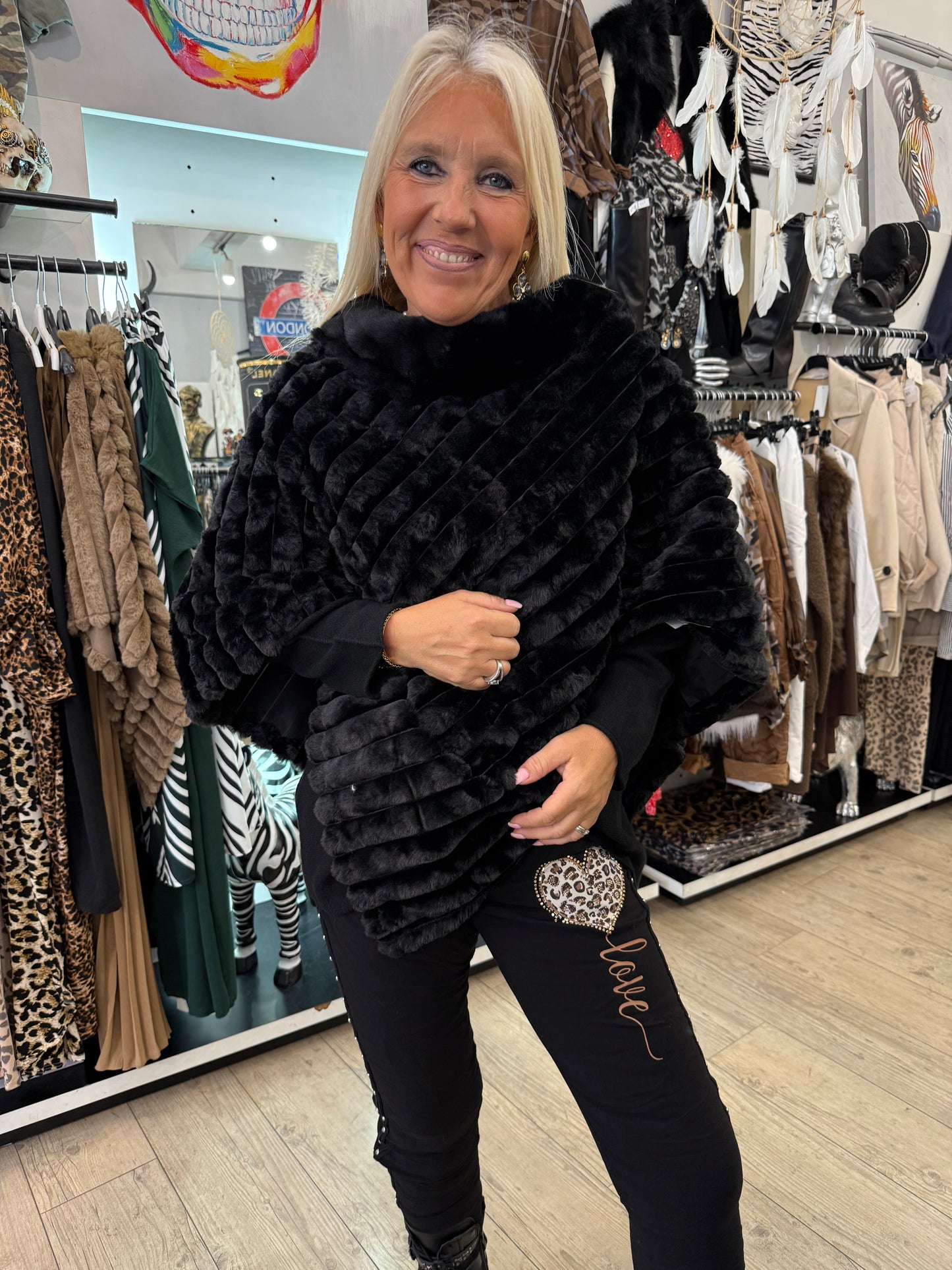 Poncho fourrure noir