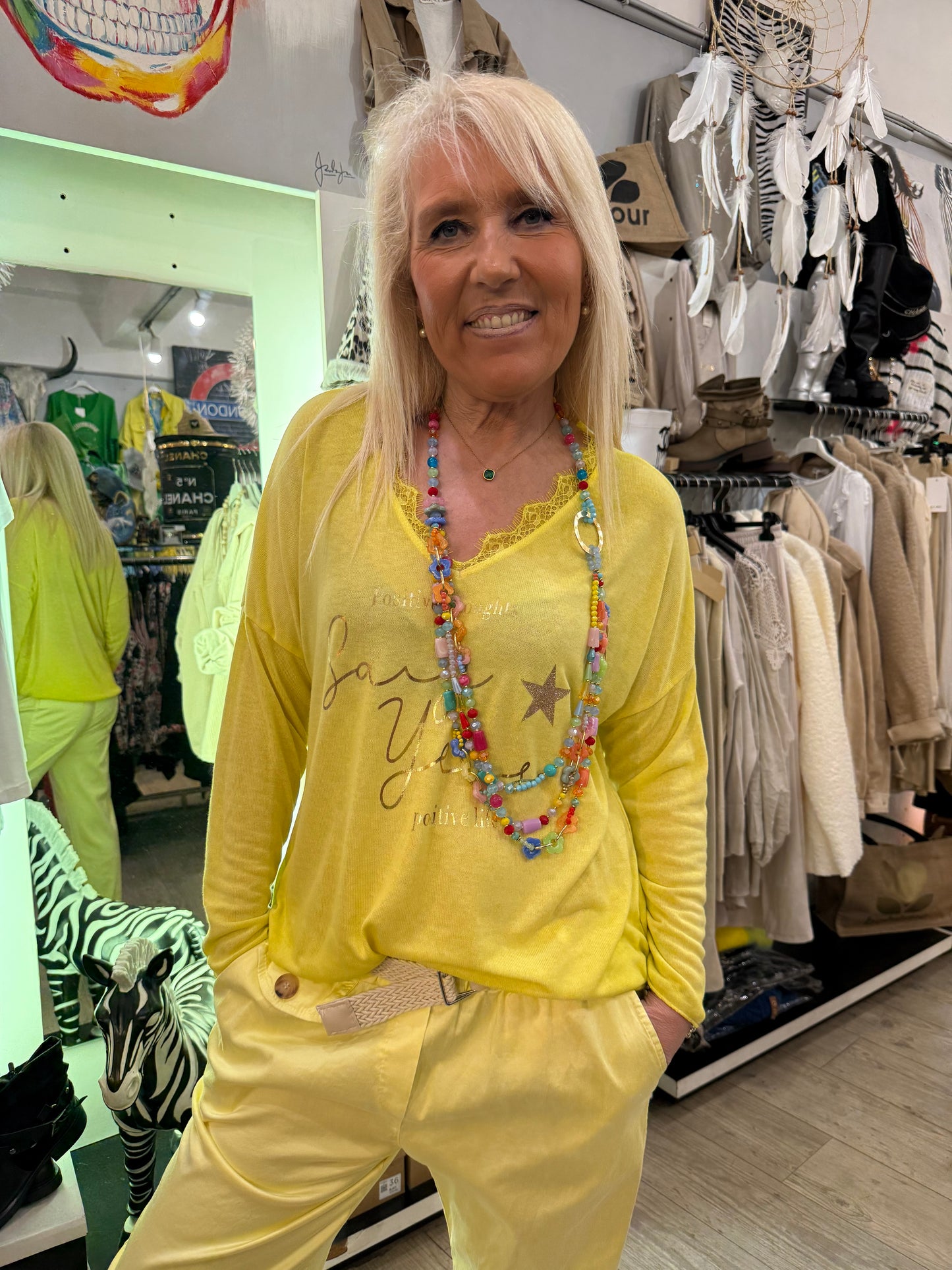 Pull positive jaune