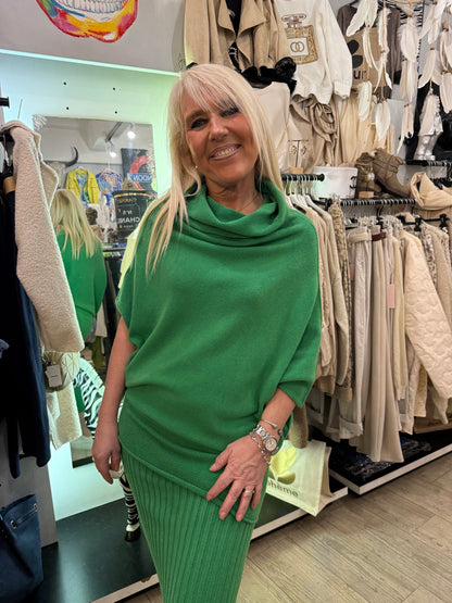 Pull magnolia vert gazon
