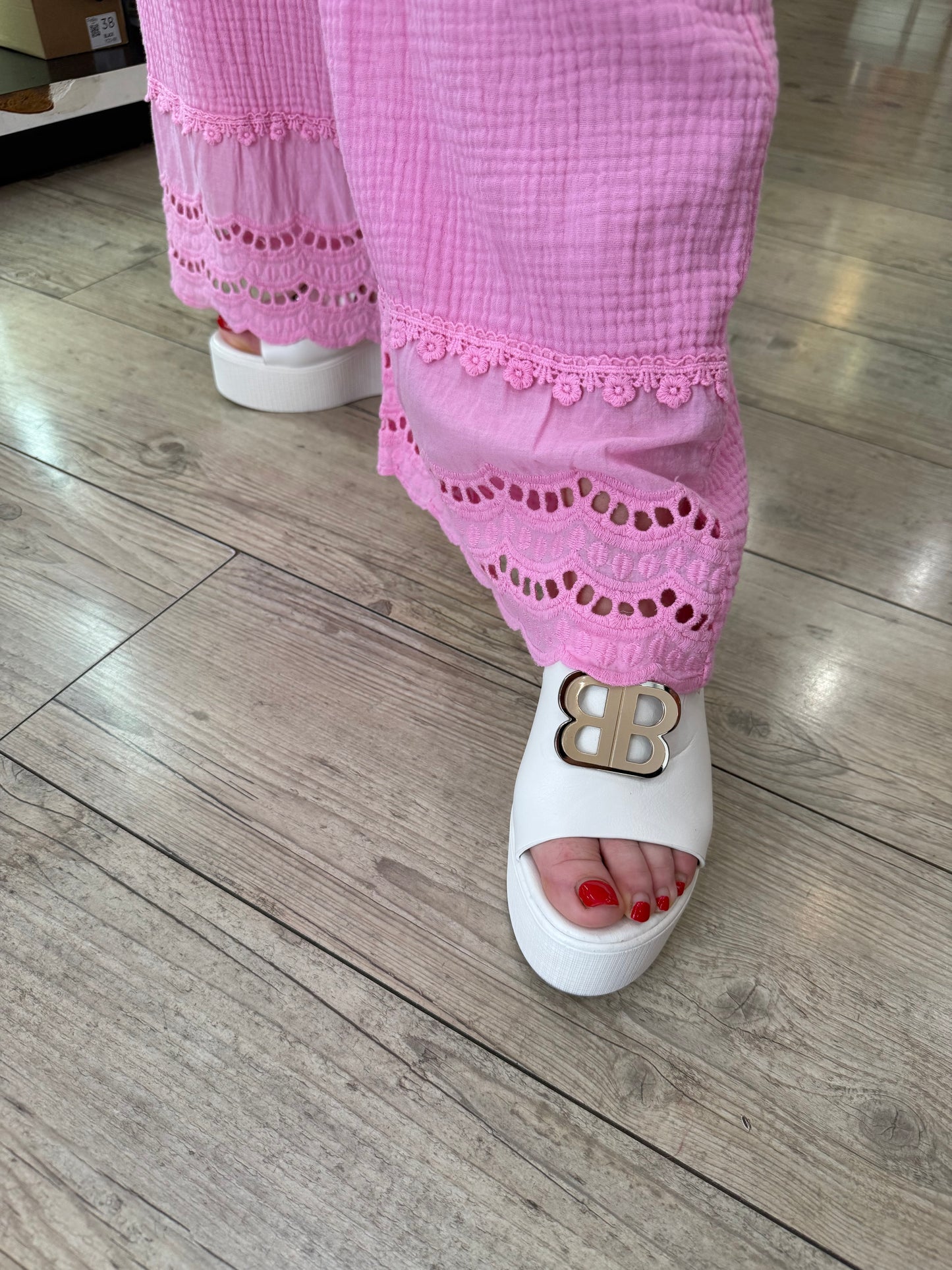 Pantalon rose dentelle