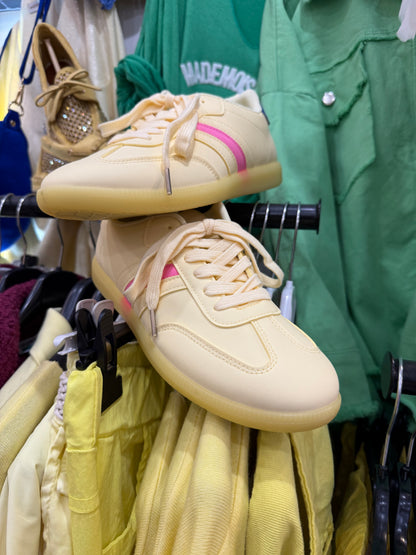 Baskets jaune