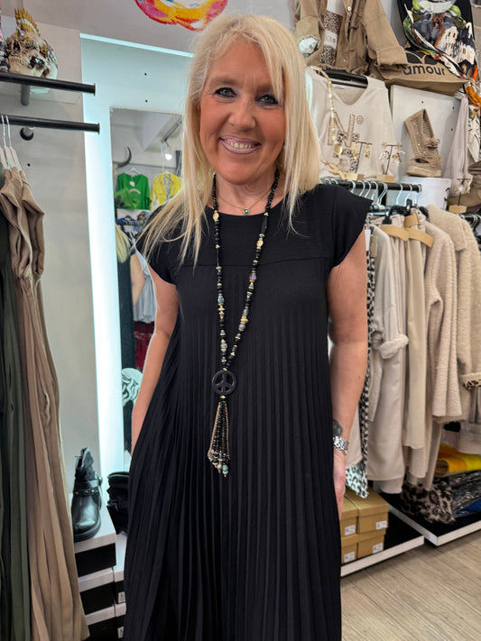 Robe plissée longue noire