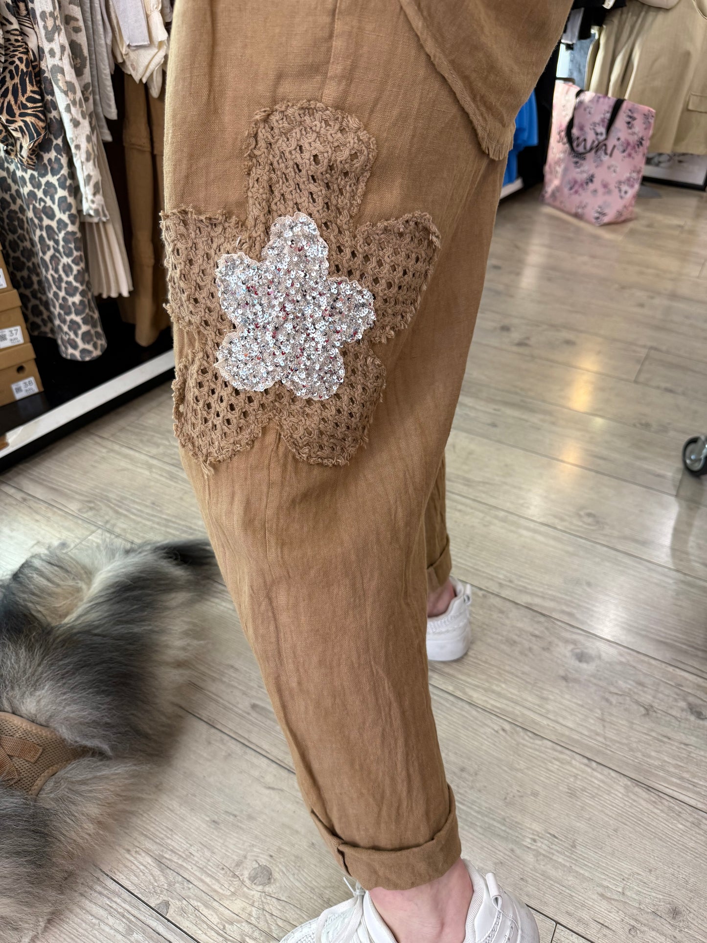 Pantalon camel flowers