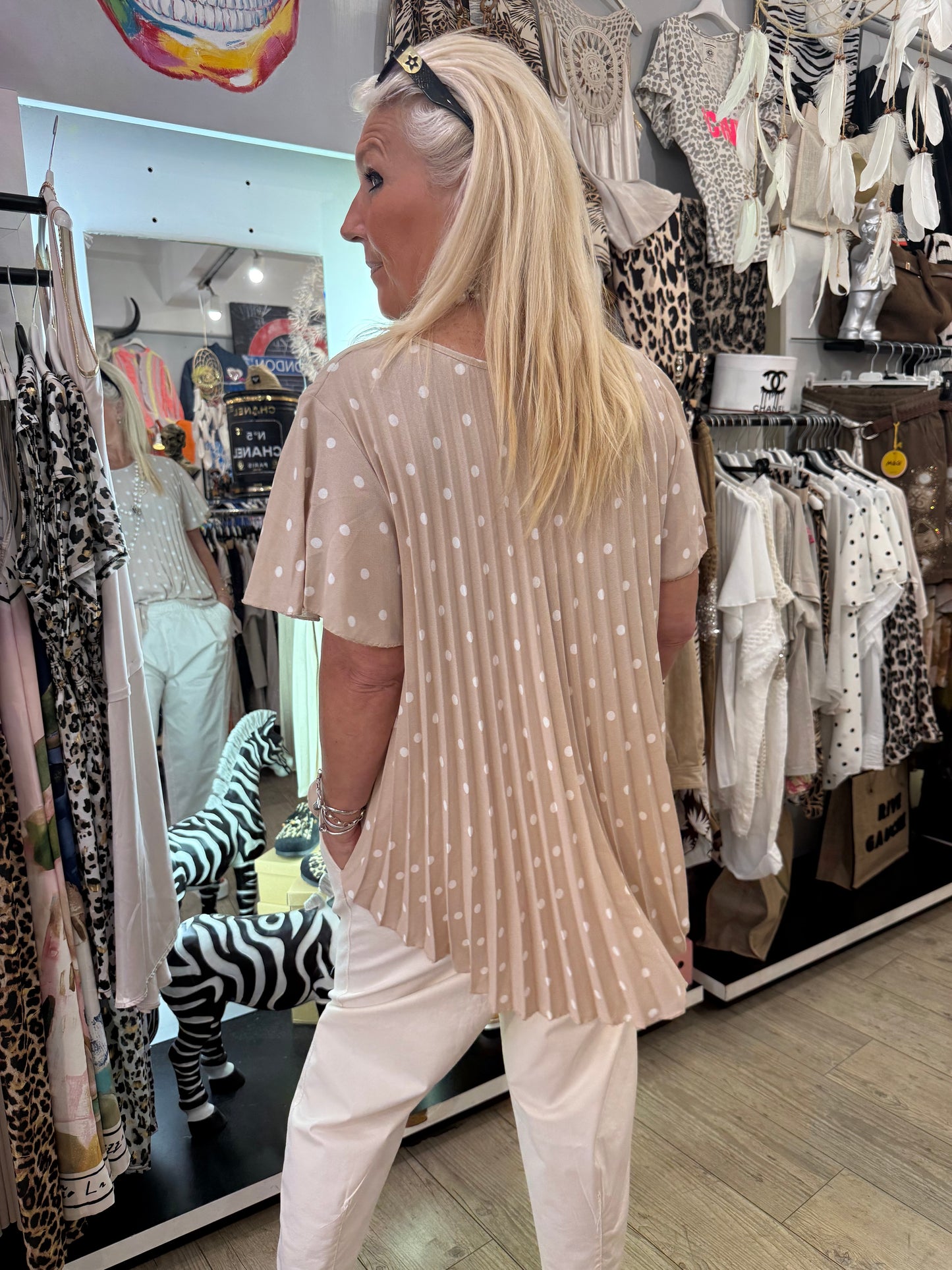 Tunique plissée beige pois