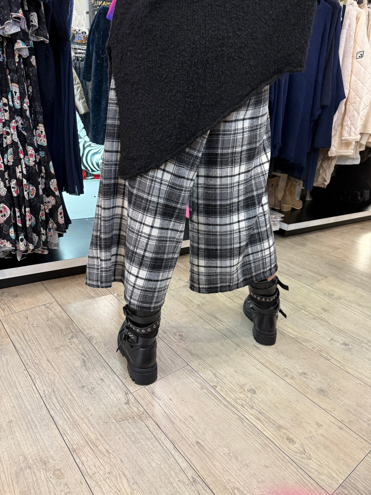 Pull asymétrique noir