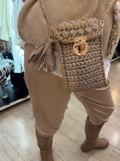 Sac banane crochet taupe